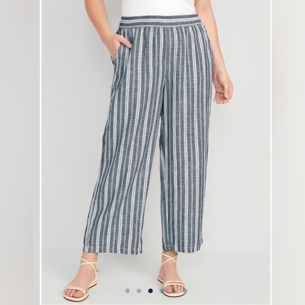 Old Navy Blue and White Striped Wide Leg Pants
